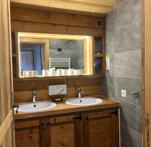 בית מלון כפרי Chalet Hôtel Du Mont Charvin & Spa