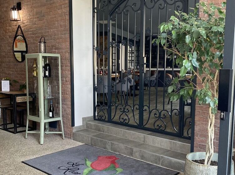 בית מלון כפרי Chez La Rose