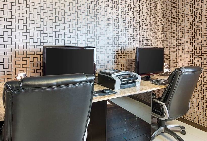 هتل Comfort Inn Camden