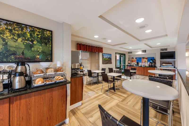 ホテル Comfort Inn South San Jose  Morgan Hill