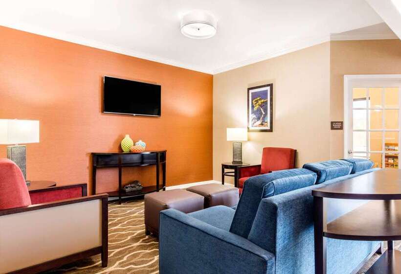 فندق Comfort Inn & Suites Bryant   Benton