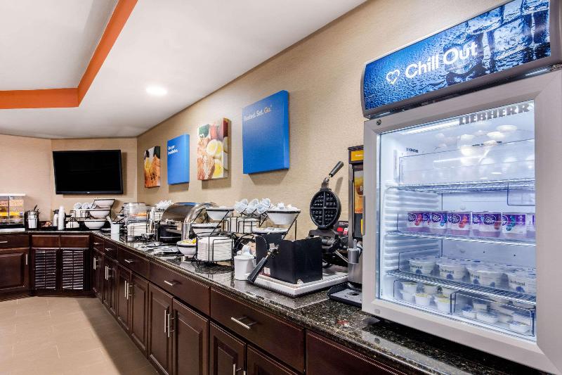 فندق Comfort Inn & Suites Bryant   Benton