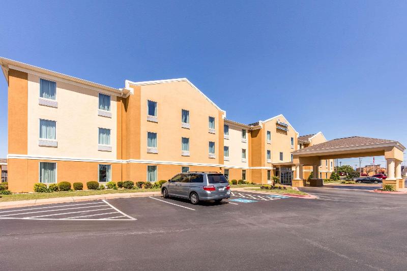 فندق Comfort Inn & Suites Bryant   Benton