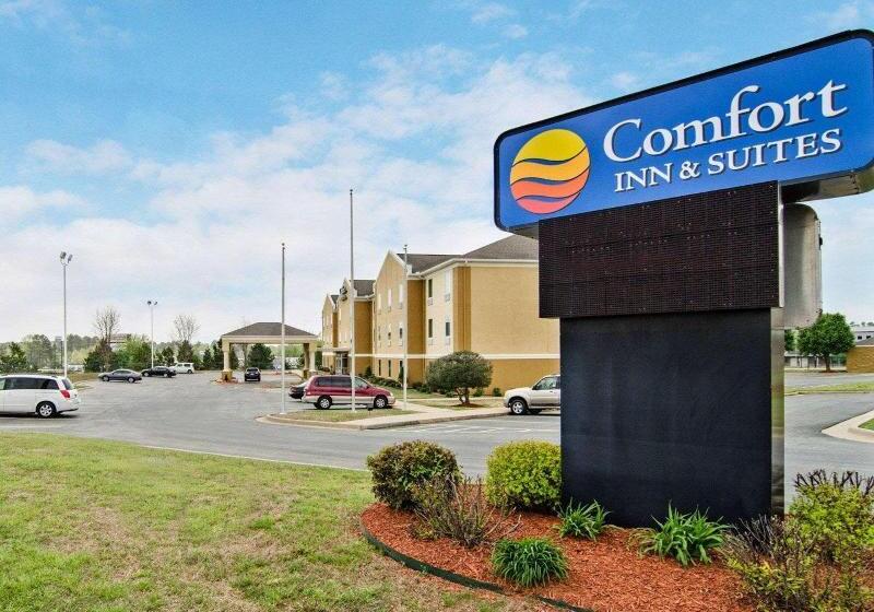 فندق Comfort Inn & Suites Bryant   Benton
