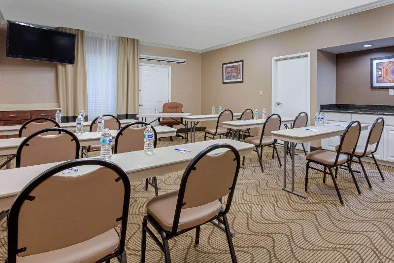 فندق Comfort Inn & Suites Bryant   Benton