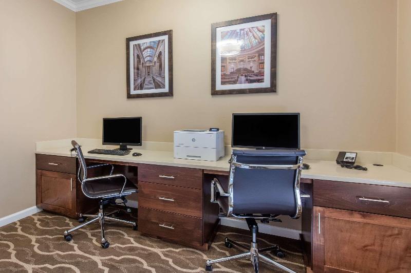 فندق Comfort Inn & Suites Bryant   Benton