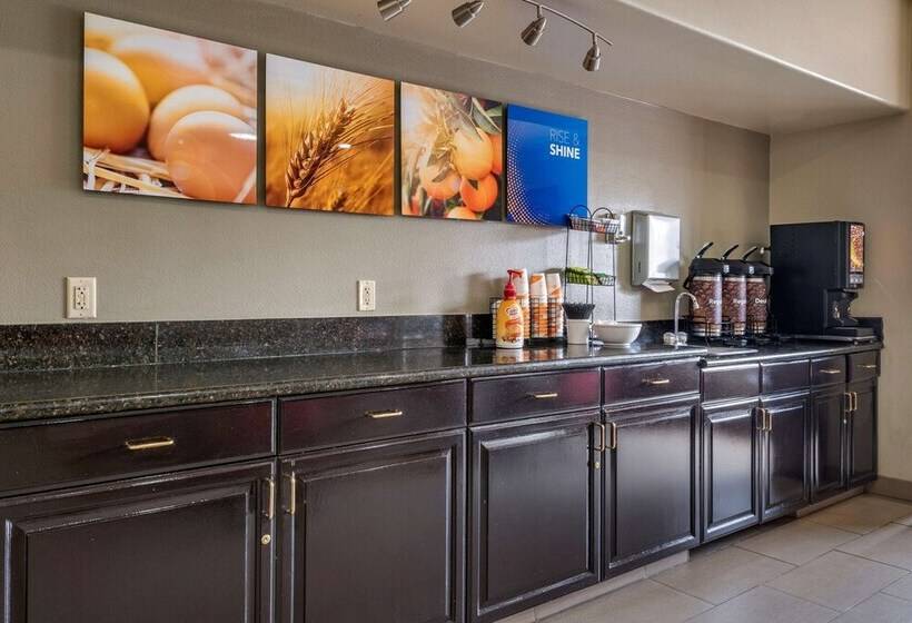 فندق Comfort Inn & Suites