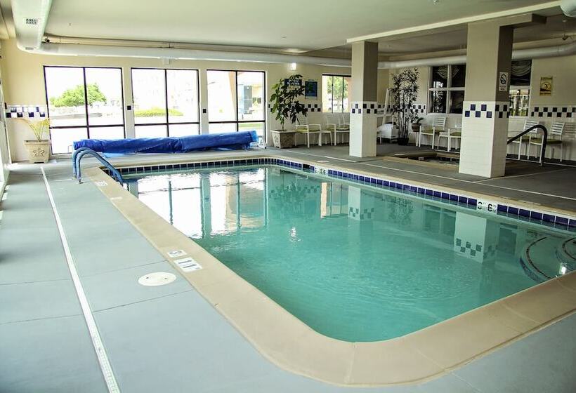 فندق Comfort Inn & Suites