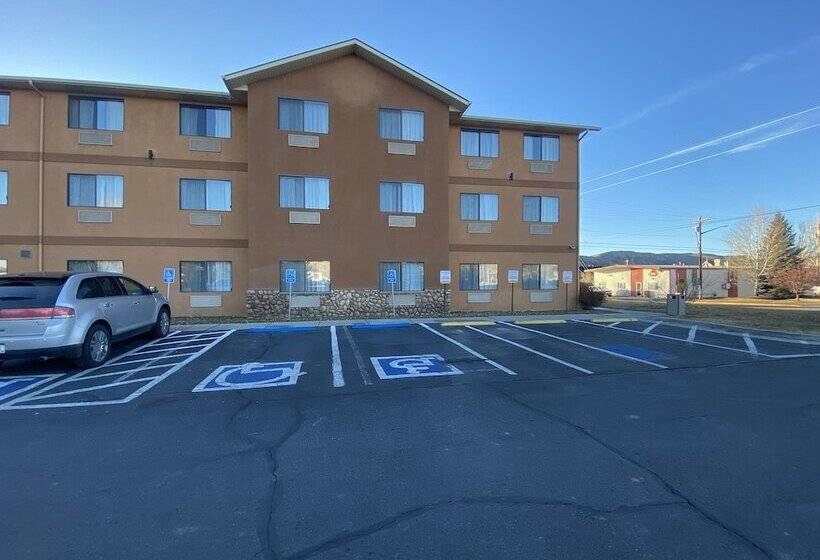 Отель Comfort Inn & Suites Gunnisoncrested Butte