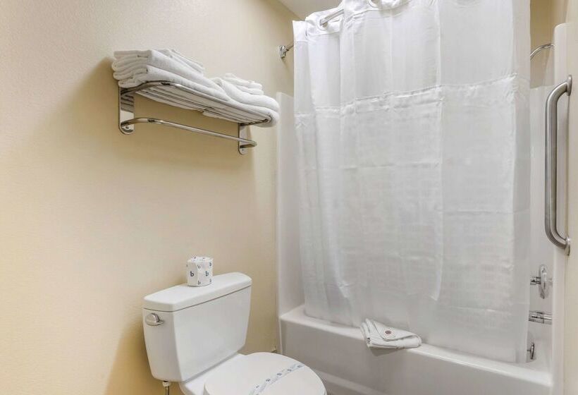 호텔 Comfort Inn & Suites Redwood Country