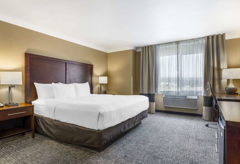 호텔 Comfort Inn & Suites Redwood Country