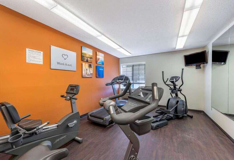 فندق Comfort Suites