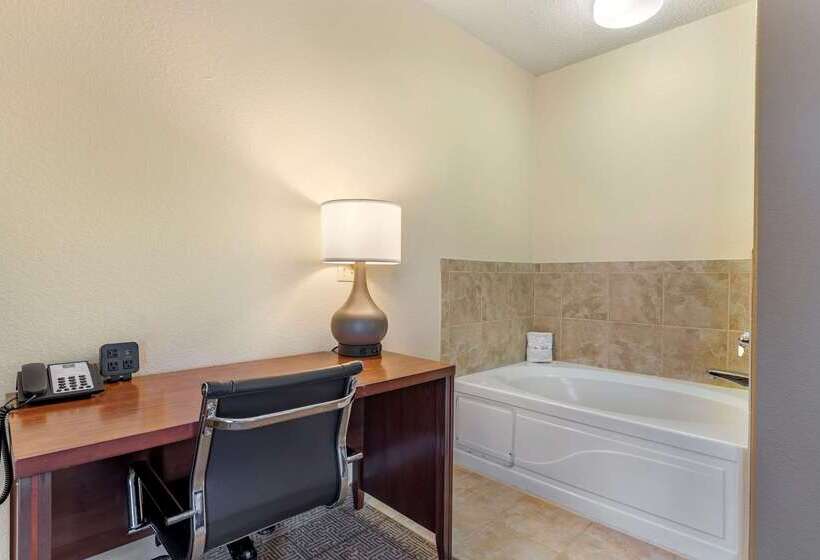 فندق Comfort Suites