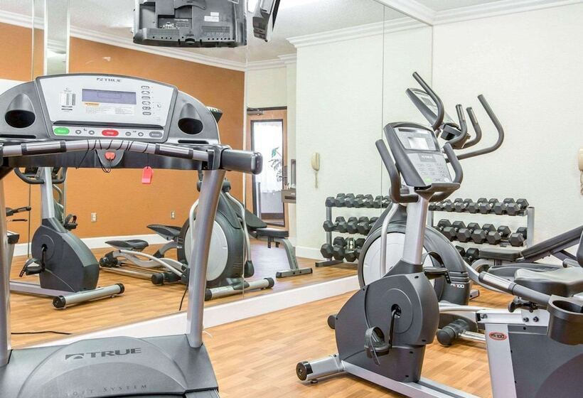 فندق Comfort Suites Downtown Sacramento