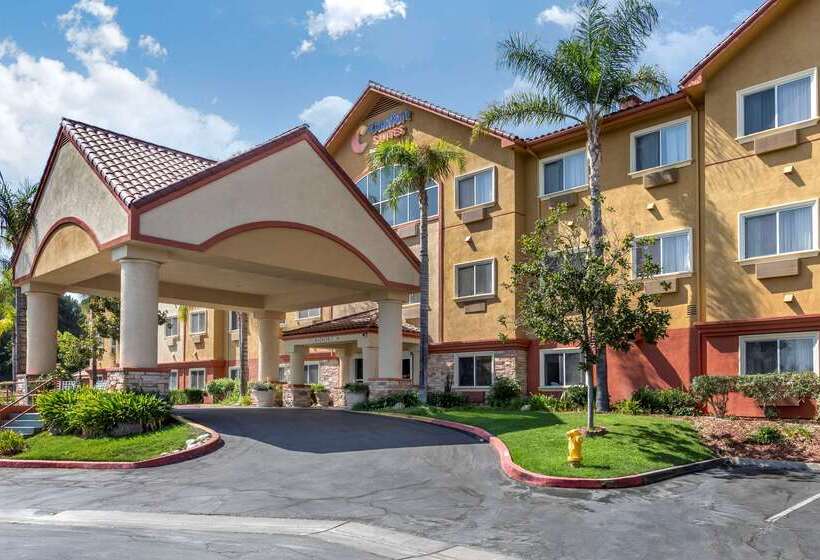 酒店 Comfort Suites Near Six Flags Magic Mountain