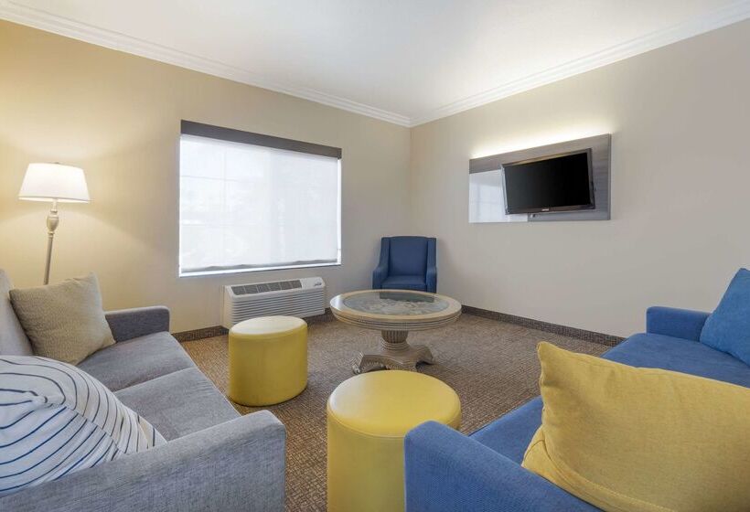 هتل Comfort Suites Oceanside Camp Pendleton Area