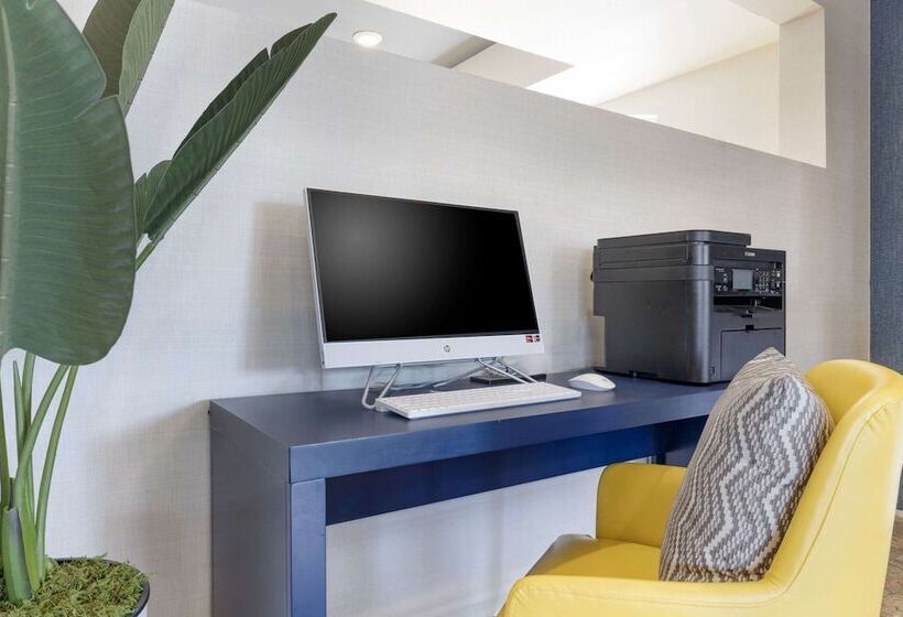 هتل Comfort Suites Oceanside Camp Pendleton Area