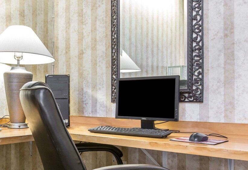 Отель Comfort Suites Palm Desert I10