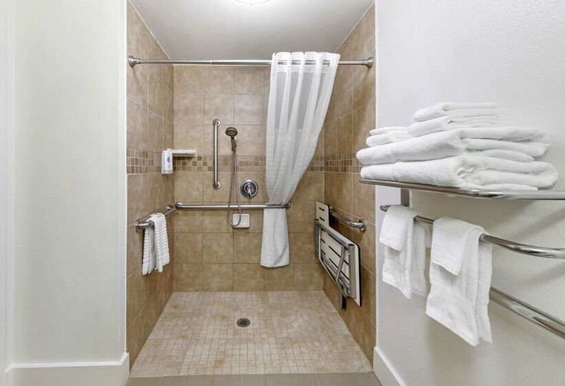 Отель Comfort Suites