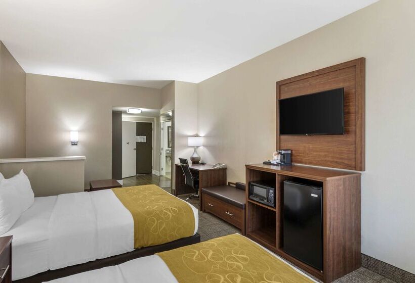 Отель Comfort Suites