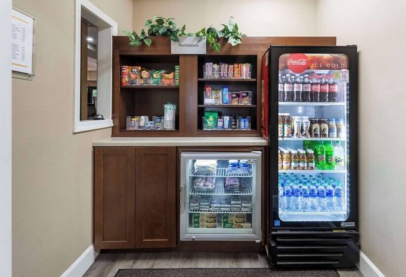 Отель Comfort Suites