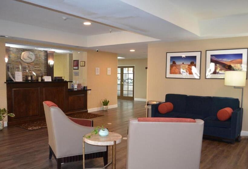 Отель Comfort Suites