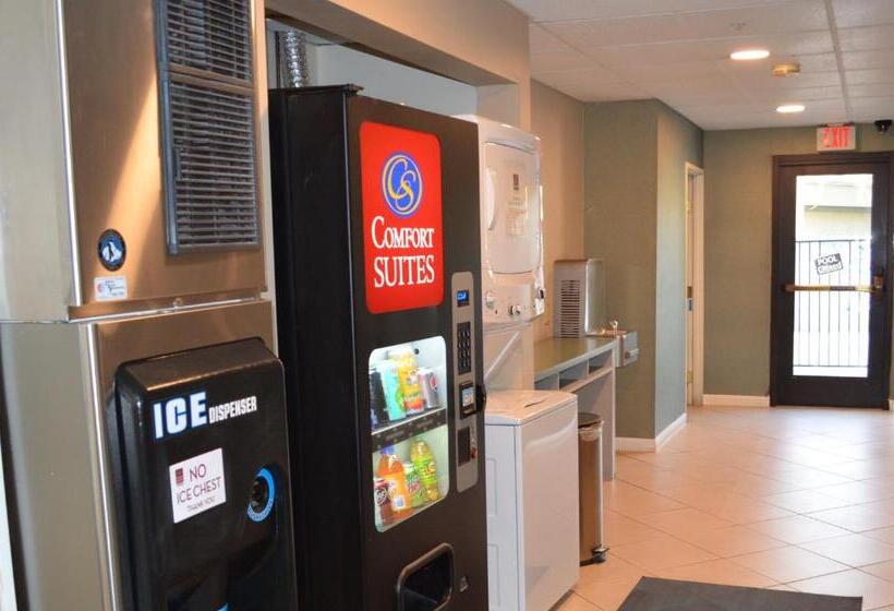 Отель Comfort Suites