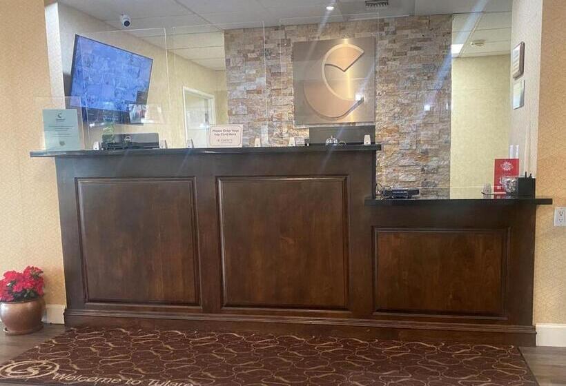 Отель Comfort Suites