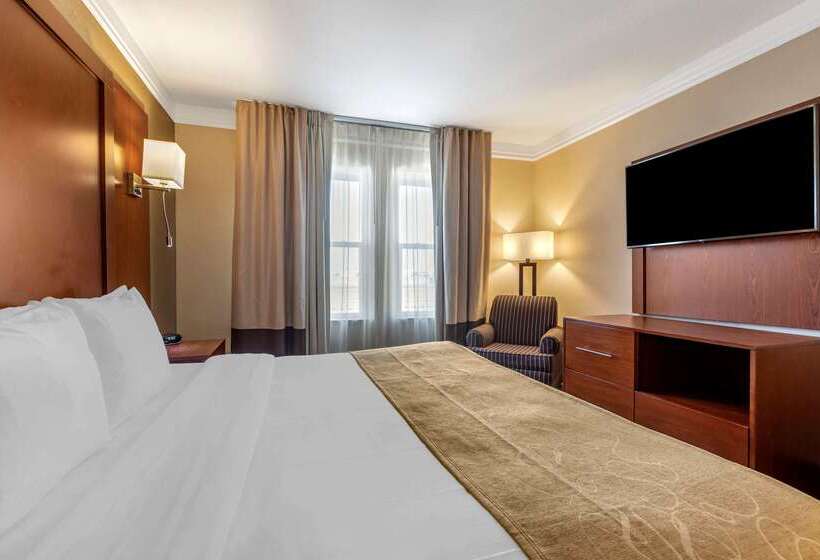 فندق Comfort Suites Visalia  Convention Center