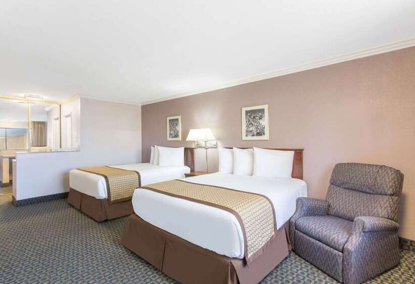 ホテル Days Inn By Wyndham Indio