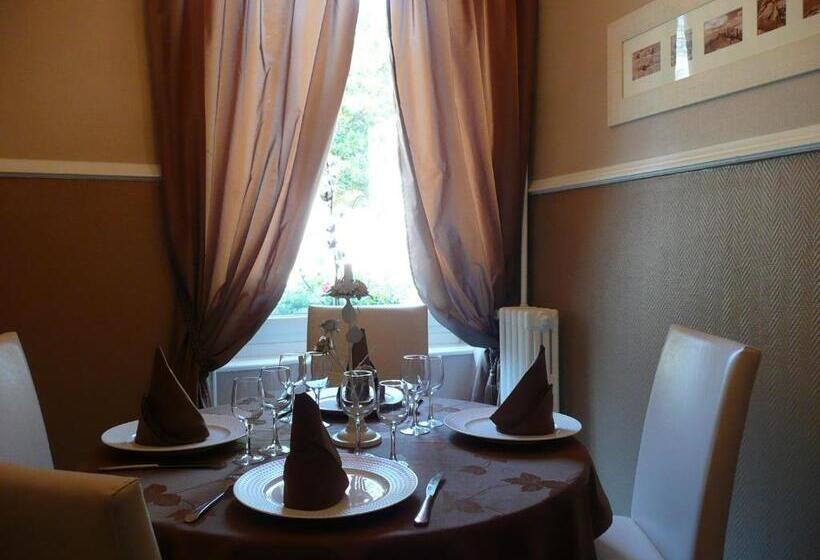 ホテル Logis Hôtel Restaurant De France