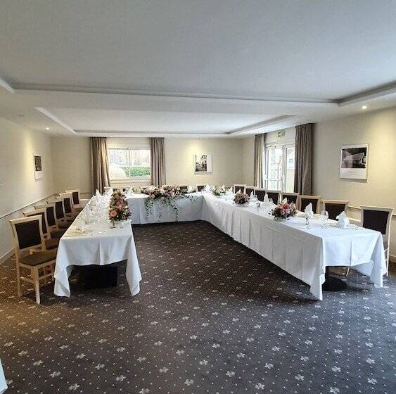 Logis Hotel Restaurant De L Abbaye