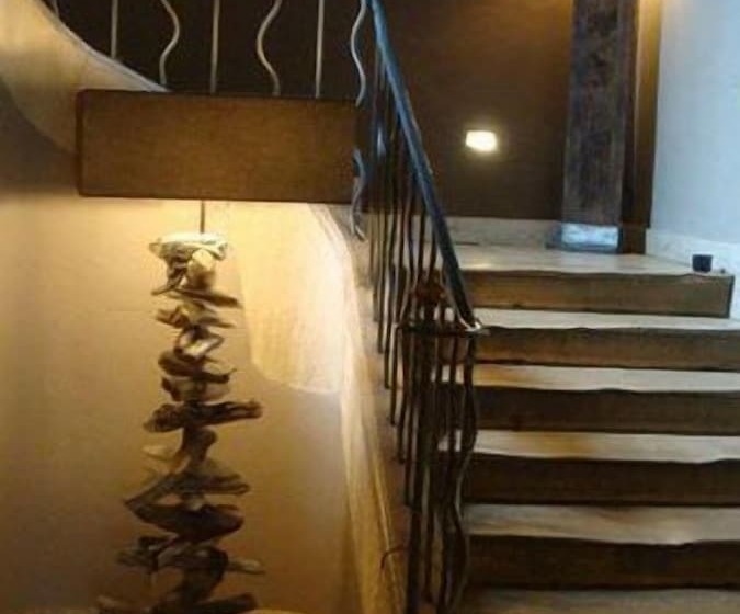 فندق Hôtel De La Tour