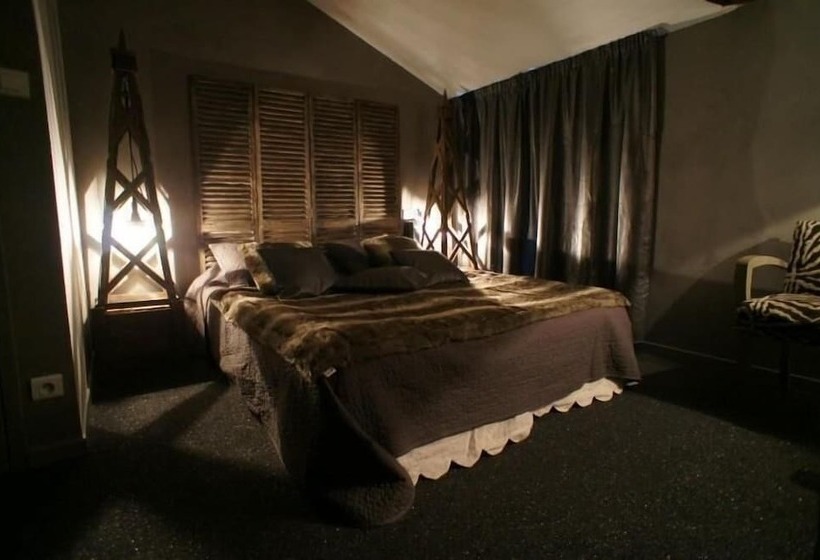 فندق Hôtel De La Tour