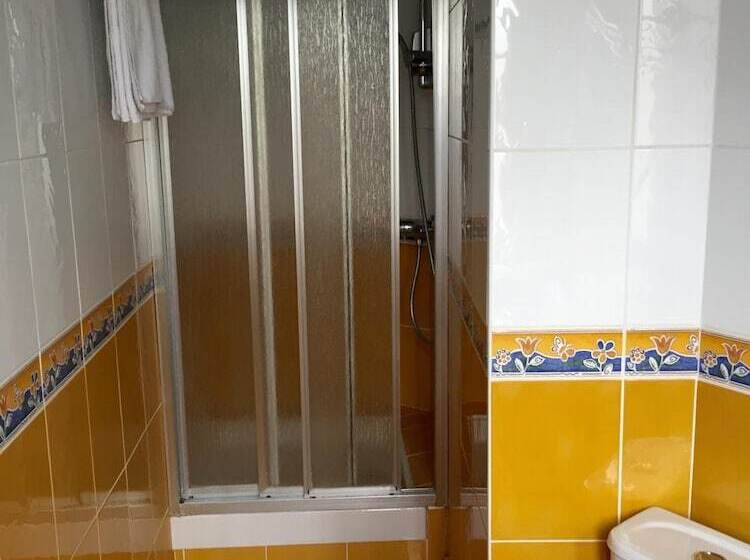 Отель De Normandie