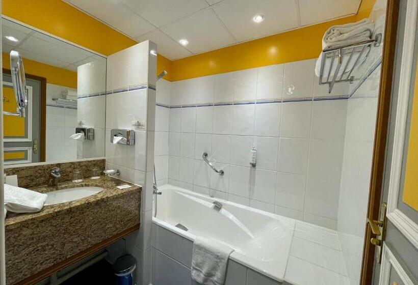 בית מלון כפרי Dormy House