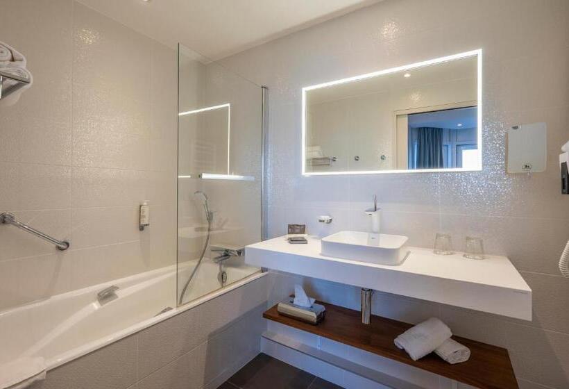 בית מלון כפרי Dormy House