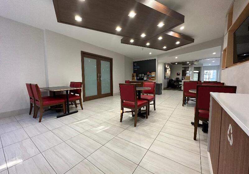 Отель Holiday Inn Express & Suites Mountain View, An Ihg