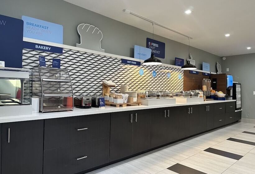 Отель Holiday Inn Express & Suites Mountain View, An Ihg