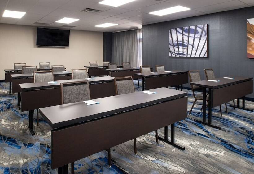 호텔 Fairfield Inn And Suites By Marriott Bakersfield Central
