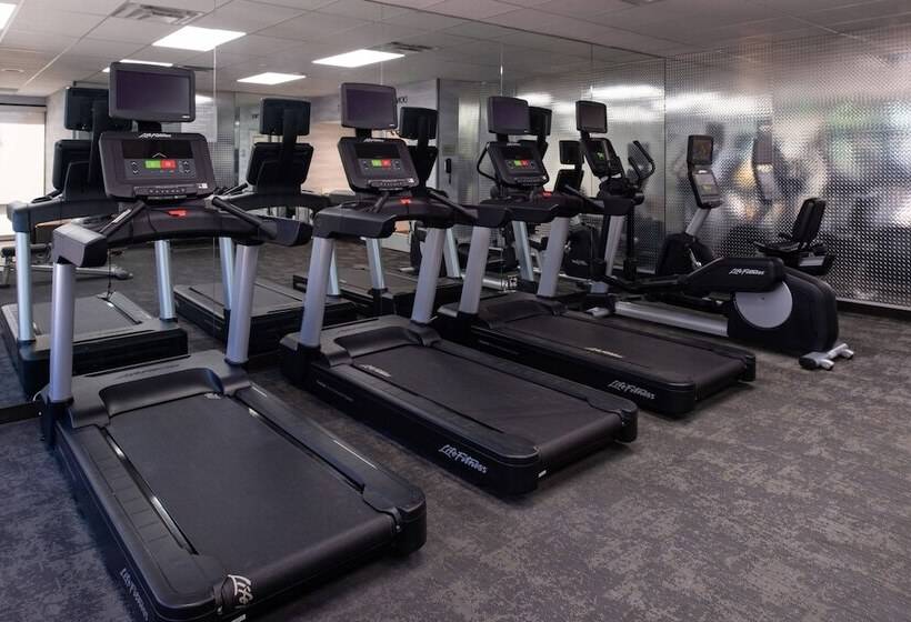 호텔 Fairfield Inn And Suites By Marriott Bakersfield Central