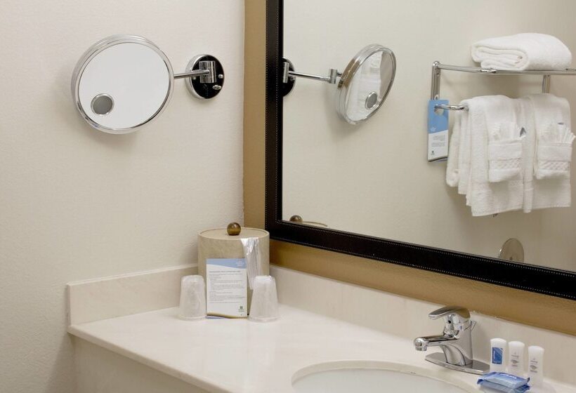 فندق Fairfield Inn & Suites Oakland Hayward