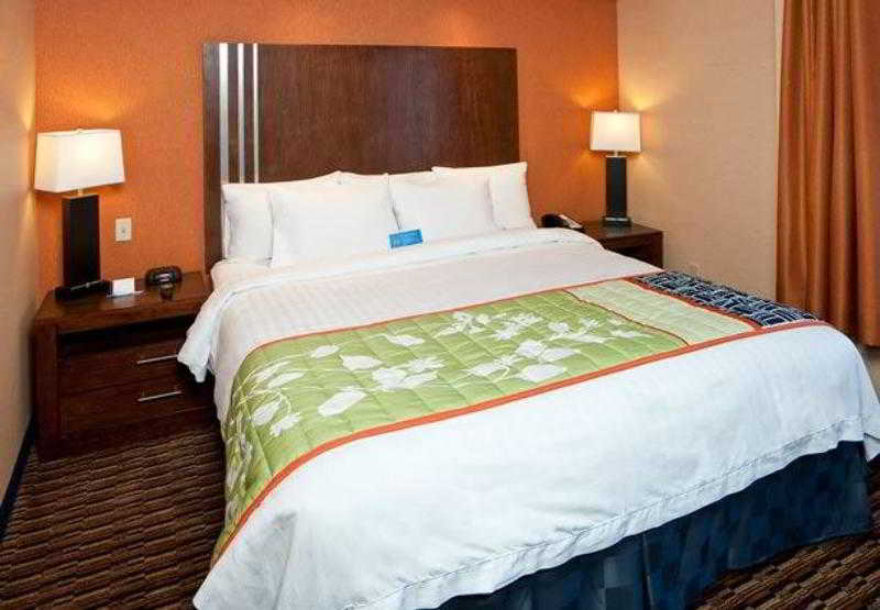 Отель Fairfield Inn & Suites By Marriott San Francisco Airport