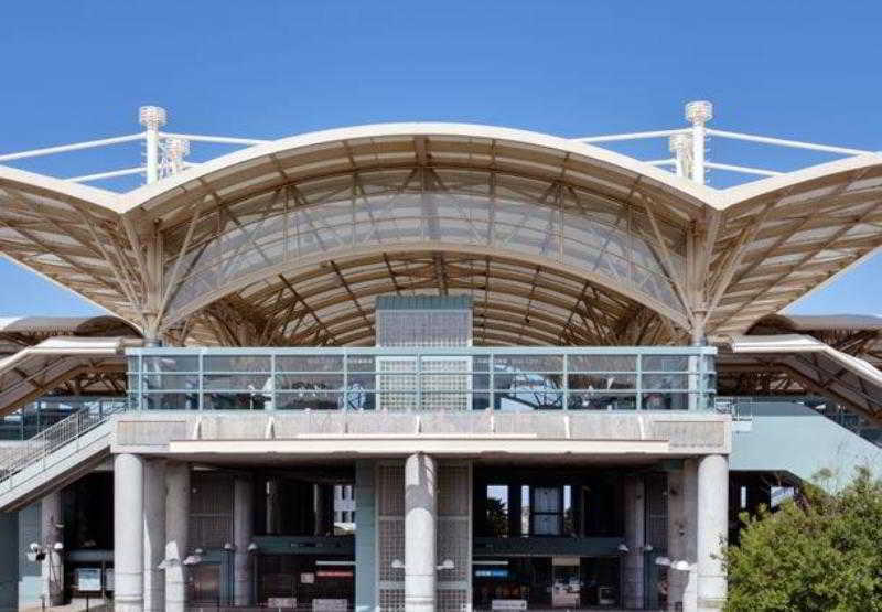 Отель Fairfield Inn & Suites By Marriott San Francisco Airport