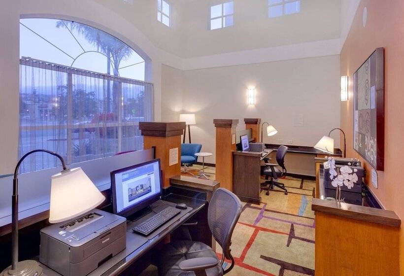 Отель Fairfield Inn & Suites By Marriott San Francisco Airport