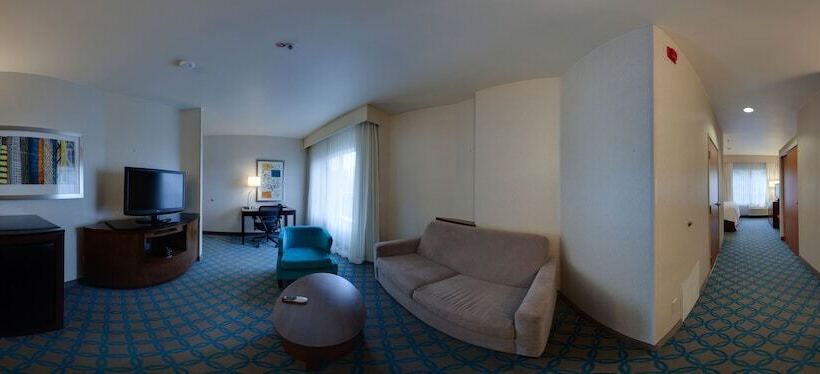 Отель Fairfield Inn & Suites By Marriott San Francisco Airport