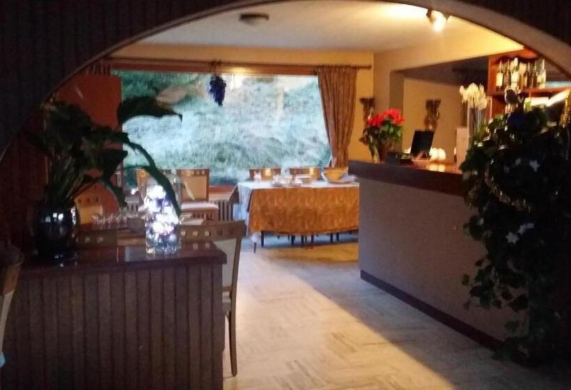 בית מלון כפרי Flor Alpes