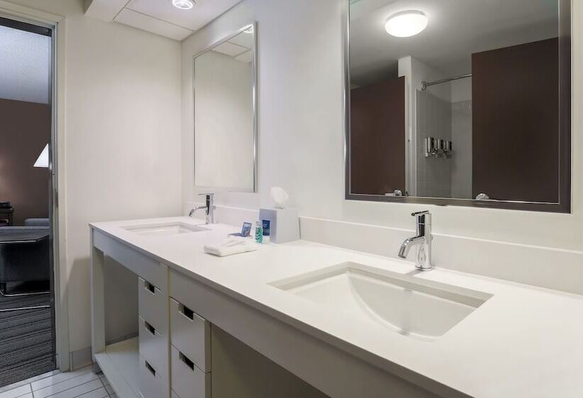 فندق Four Points Bentonville