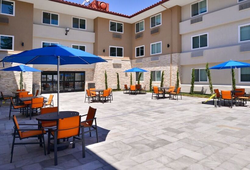 בית מלון כפרי Holiday Inn Express   Santa Rosa North, An Ihg