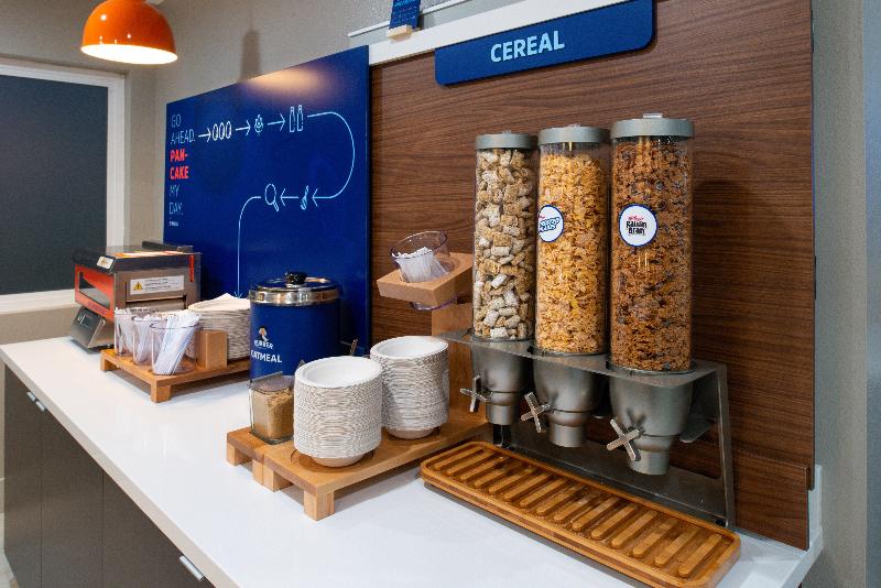 בית מלון כפרי Holiday Inn Express   Santa Rosa North, An Ihg